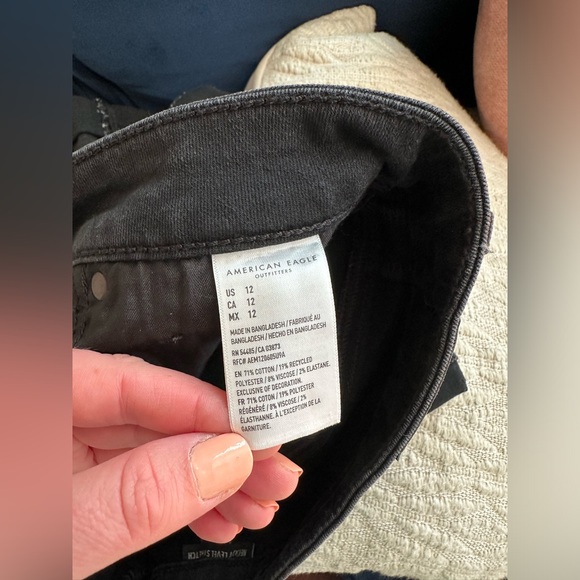 NEW American Eagle Super High-Waisted Denim Short, black, size 12 - Picture 12 of 13